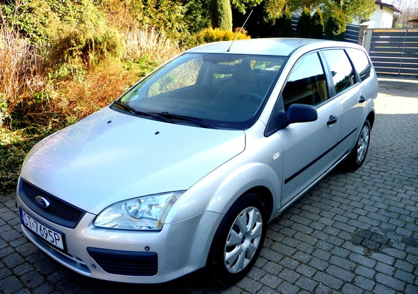 Ford Focus cena 7900 przebieg: 228000, rok produkcji 2005 z Września małe 742